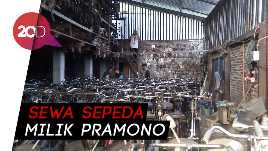 Menikmati Keindahan Candi Borobudur Sambil Bersepeda