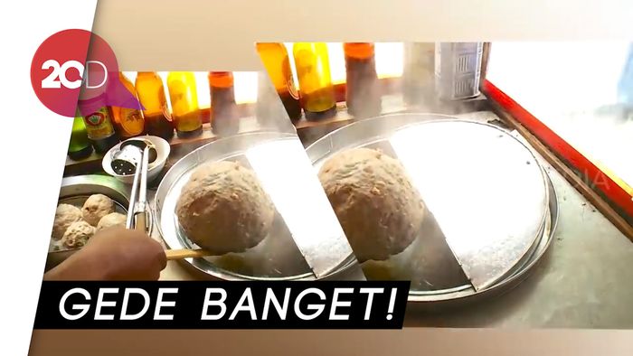 Bikin Istigfar! Penampakan Bakso Istigfar Ini Beratnya 2 Kg