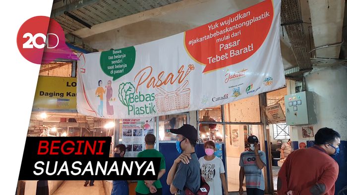 Larangan Kantong Plastik Sudahkah Diterapkan di Pasar Tebet Barat?