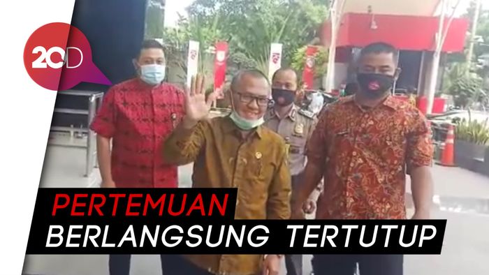 Ketua KY Bertukar Data Hakim Sama KPK, Ada Apa?