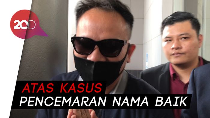 Penampakan Vicky Prasetyo saat Diseret ke Kejaksaan