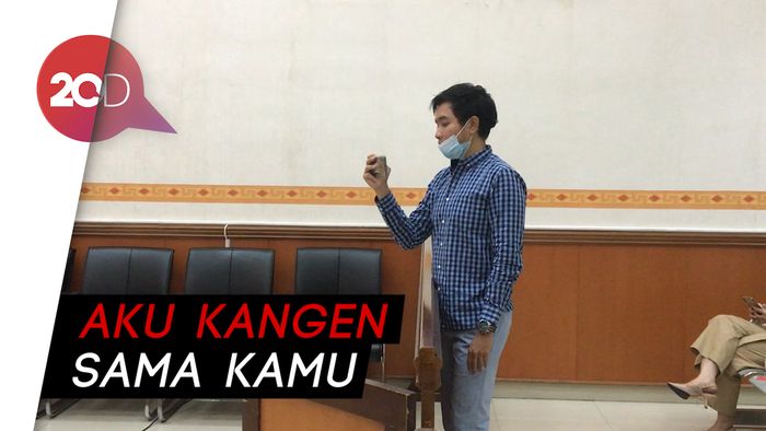 Girang Bukan Main, Momen Lucinta Luna Video Call dengan Abash