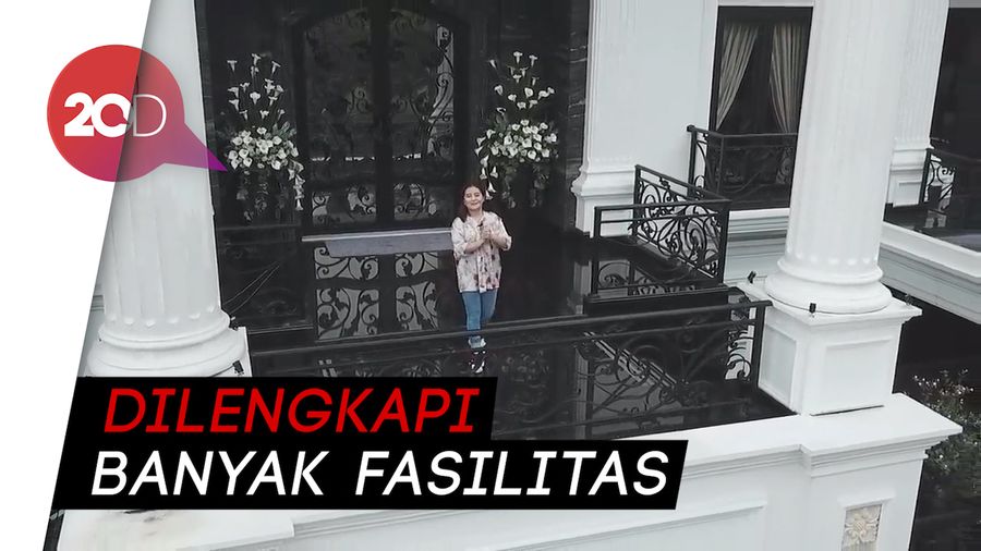 Melihat Rumah Mewah Prilly Latuconsina yang Seperti Istana