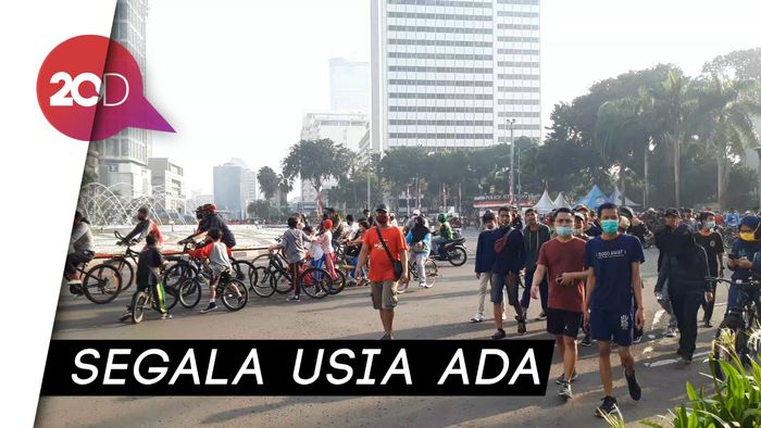 Tak Ada CFD, Warga Tetap Padati Bundaran HI