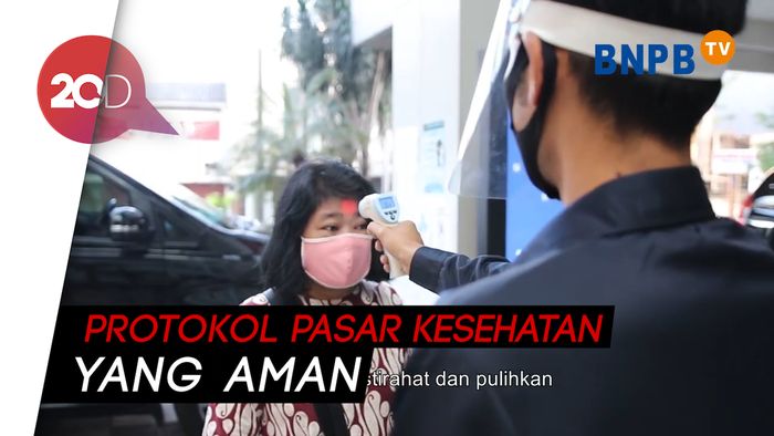 Penerapan Panduan Adaptasi Kebiasaan Baru di Pasar Mayestik 