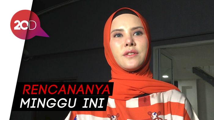 Angel Lelga Siap Hadapi Sidang Vicky Prasetyo