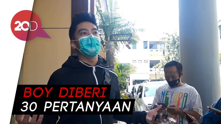 Boy William Datangi Mapolda Jatim untuk Pemeriksaan Kasus Carding