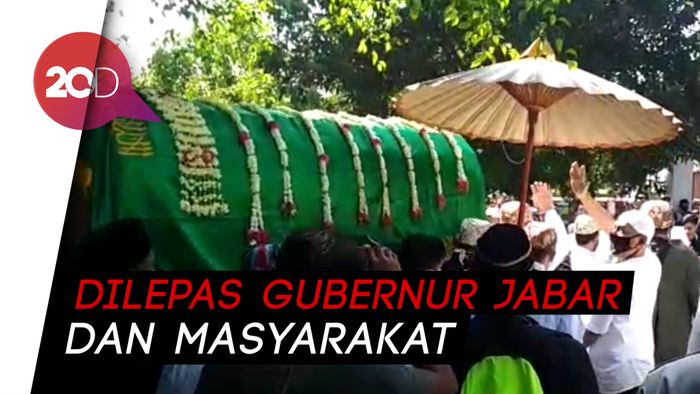 Haru dan Khidmat Pelepasan Jenazah Sultan Sepuh Cirebon ke Pemakaman