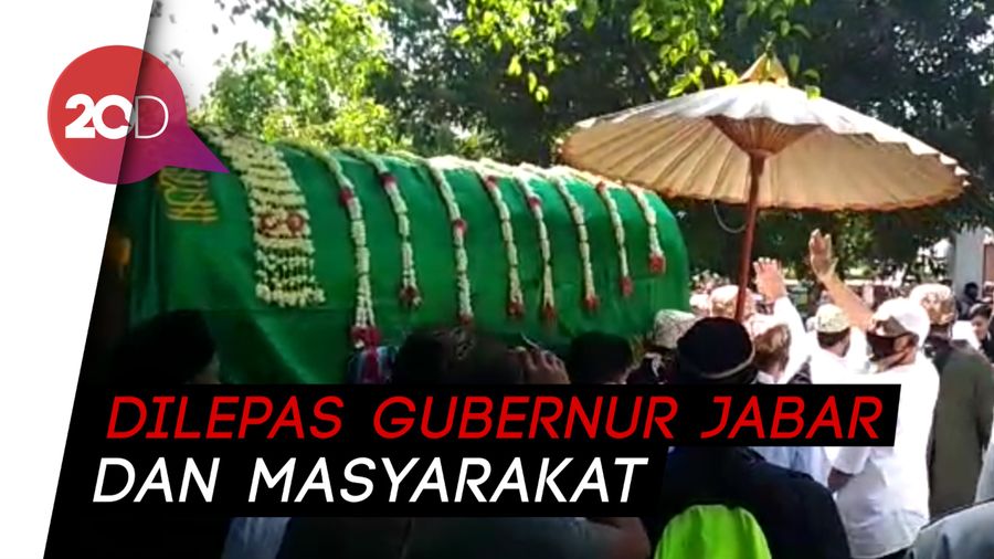 Haru dan Khidmat Pelepasan Jenazah Sultan Sepuh Cirebon ke Pemakaman