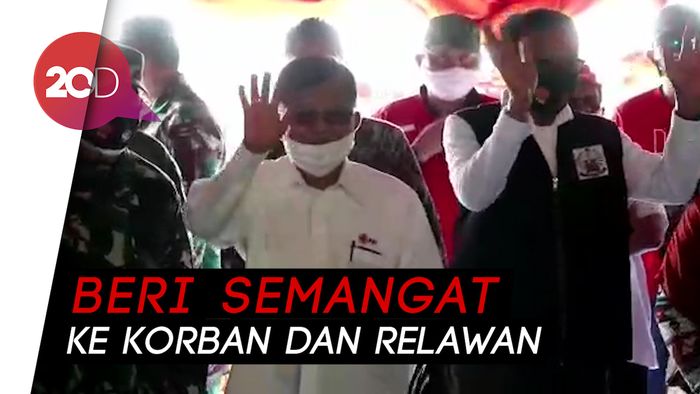 Jusuf Kalla Tinjau Pos Pengungsian dan Lokasi Banjir di Luwu Utara
