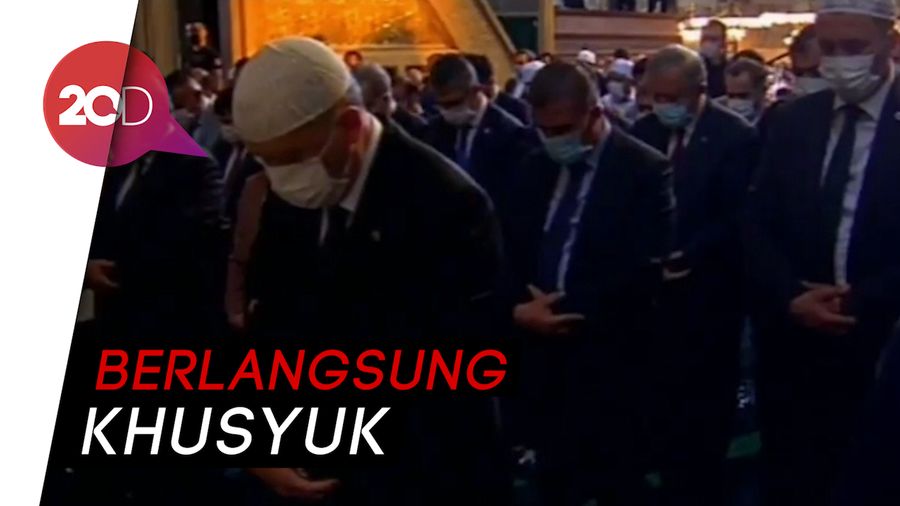Suasana Salat Jumat Perdana di Hagia Sophia