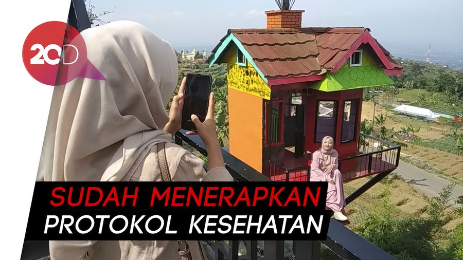 Puas Swafoto ala Film Up di Pondok Cai Pinus Kuningan