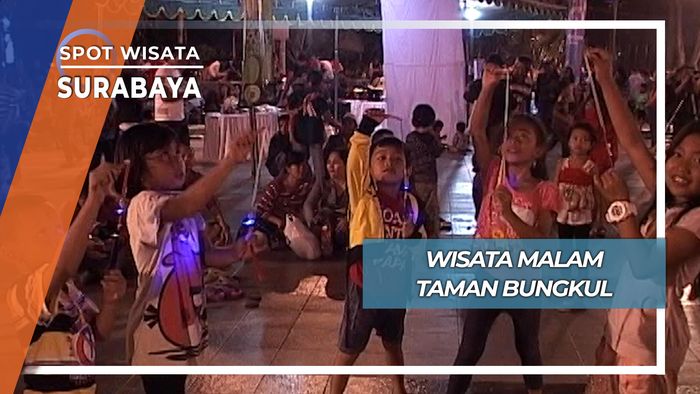 Wisata Malam Taman Bungkul Surabaya