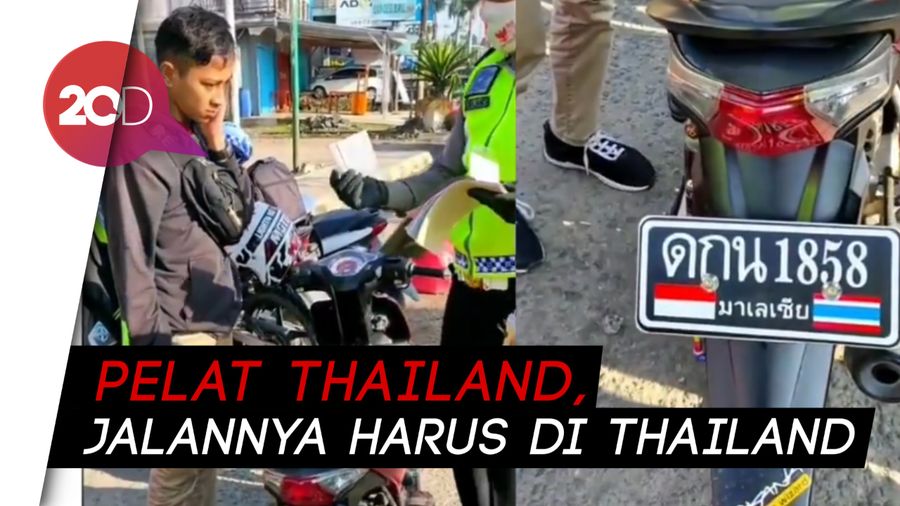 Polisi Tilang Pemotor Pakai Pelat Beraksara Thailand 