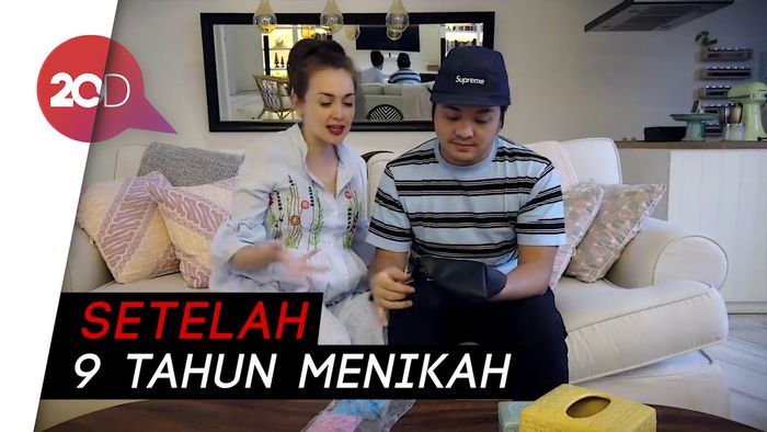 Selamat! Rianti Cartwright Lahirkan Anak Pertama