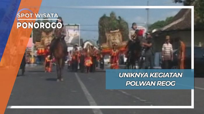Aksi Unik Polwan Reog Ponorogo