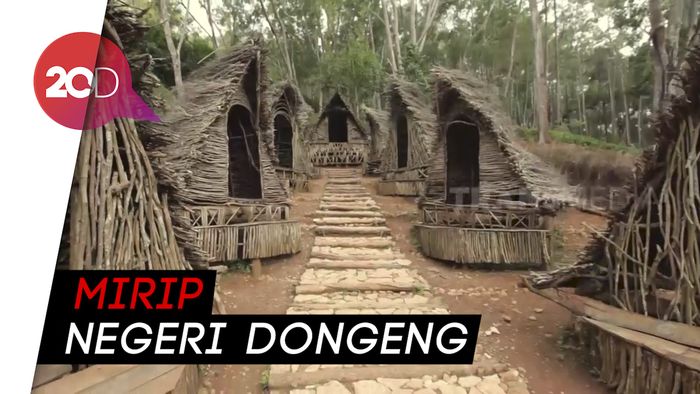 Rumah Hobbit dan Rumah Kerucut di Seribu Batu Songgo Langit