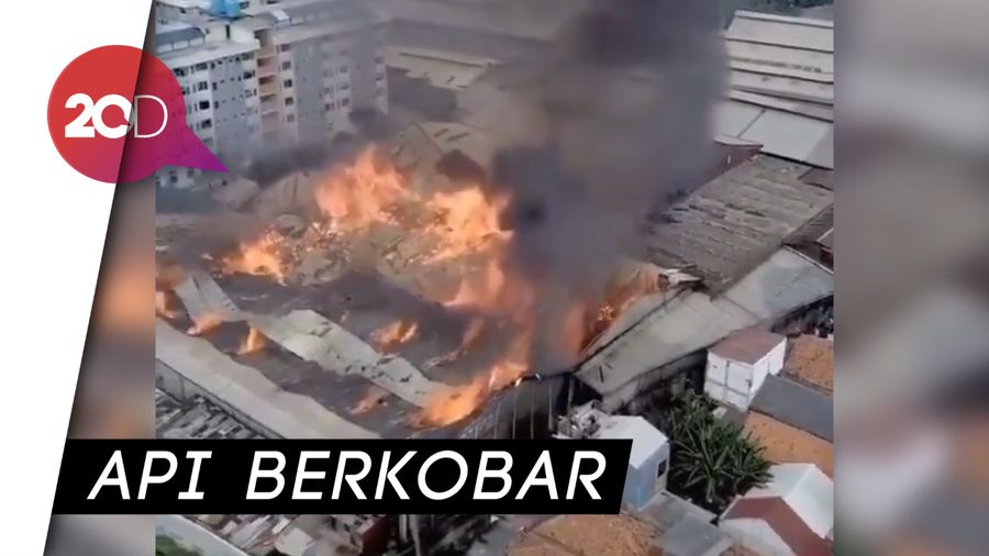 Penampakan dari Udara Kebakaran Pabrik Mebel di Cakung