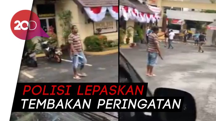 Pria Tenteng Senjata Tajam Gegerkan Mapolres Jember