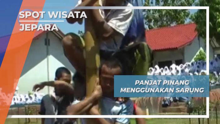 Hari Kemerdekaan, Lomba Panjat Pinang Sarung Jepara