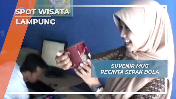 Suvenir Mug Pecinta Sepak Bola, Lampung