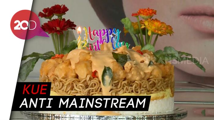 Unik Banget! Ada Kue Ultah dengan Saus Telur Asin