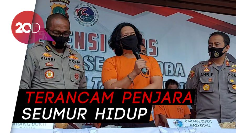 Detik-detik Penangkapan Drummer J-Rocks dengan Barang Bukti Ganja