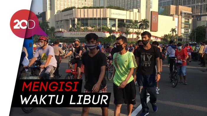Libur Panjang, Bundaran HI Tetap Dipadati Warga