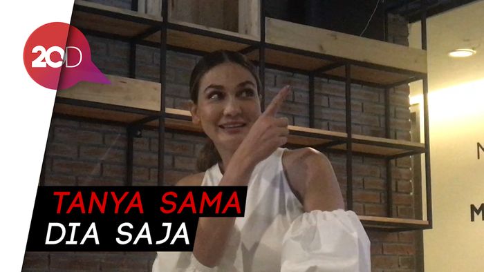 Ekspresi Luna Maya saat Ditanya Rumor Balikan dengan Ariel NOAH