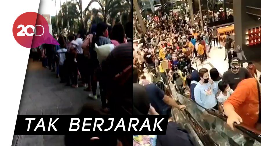 Saat Pengunjung Membeludak di Mal Tentrem Semarang