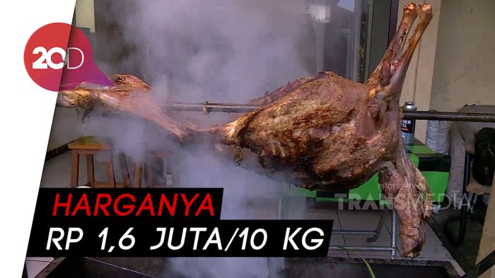 Bikin Laper: Santap Kambing Guling Satu Ekor
