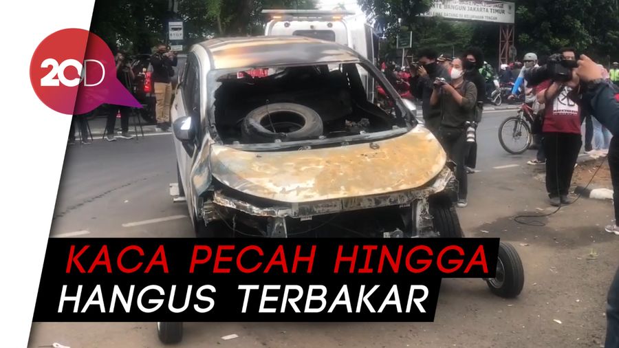 5 Kendaraan Diangkut dari Polsek Ciracas Usai Penyerangan