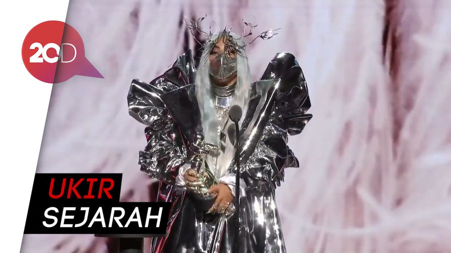 Daftar Pemenang VMAs, Lady Gaga Dianugerahi Tricon Award