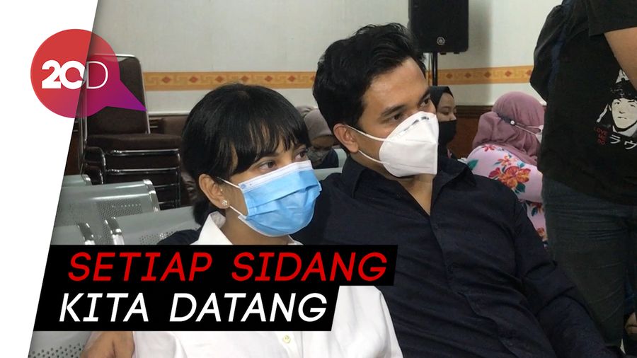 Pernah Tak Akur, Ayah Vanessa Angel Muncul di Persidangan