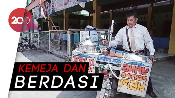 Mantul! Penjual Pentol Dandan ala Orang Kantoran