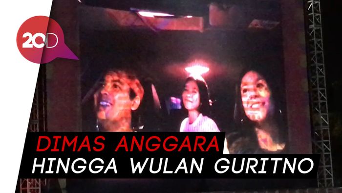 Wajah-wajah Semringah Artis Nonton Konser Drive-in