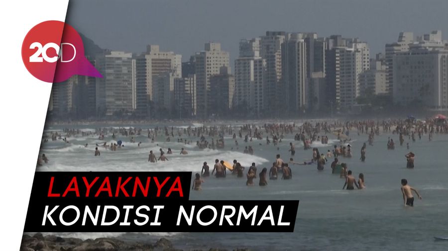 Warga Brasil Penuhi Pantai Walau Pandemi Belum Berakhir