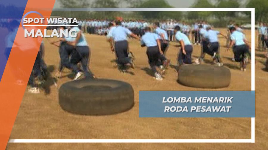 Ramai Meriah Lomba Menarik Roda Pesawat, Malang