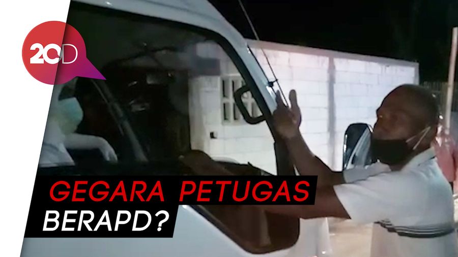 Viral Warga Hadang Mobil Jenazah Karena Petugas BerAPD