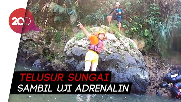 Celebrity on Vacation: Cobain River Tubing di Ciwidey