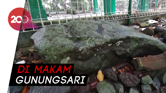 Penampakan Batu Peninggalan Wali Ciamis yang Konon Terus Membesar