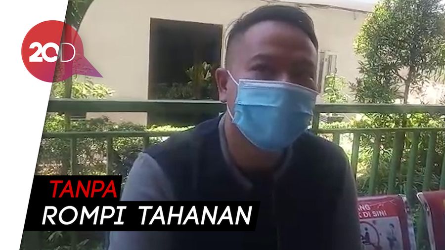 Hadiri Sidang Perdana, Vicky Prasetyo Terlihat Santai