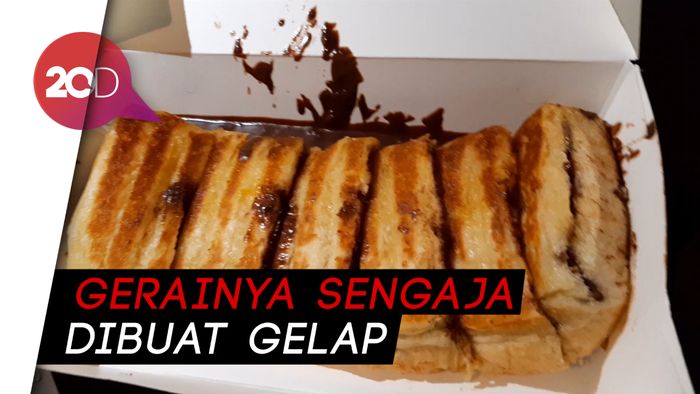 Super Laris! Roti Bakar Ini Ludes 300 Porsi dalam 3 Jam