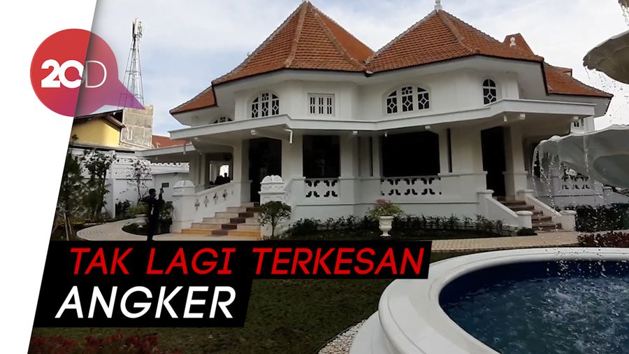 Wisata Omah Lowo Belanda Kuno yang Disulap Jadi Galeri Batik