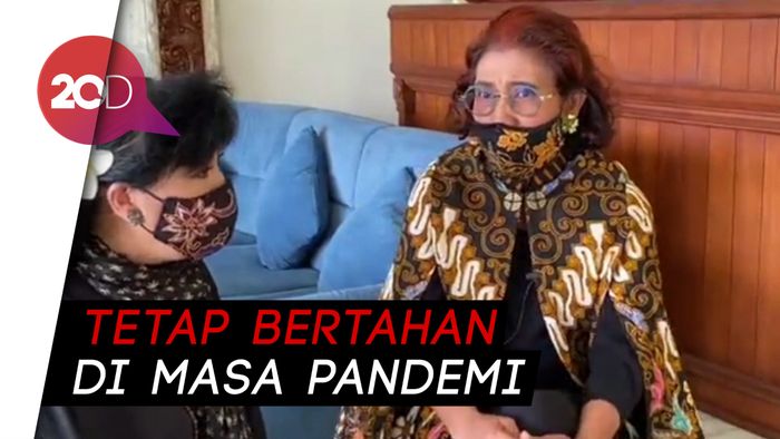 Pesan Susi Pudjiastuti untuk Perajin Batik di Hari Batik Nasional