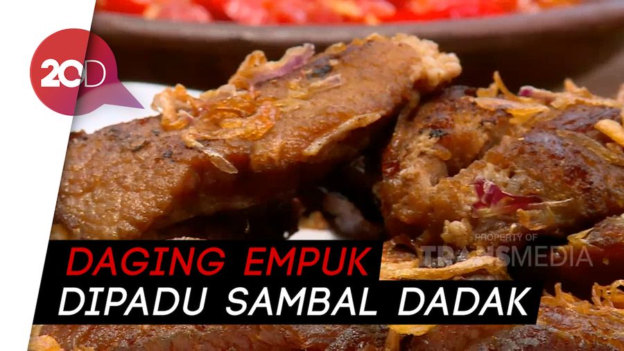 Bikin Laper: Santap Empal Goreng Ditemani Pemandangan Cantik