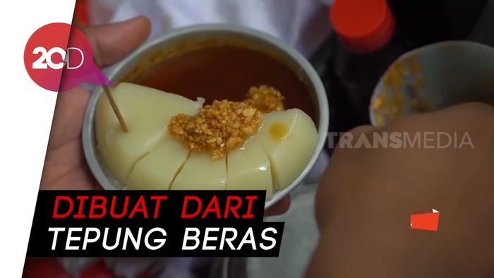 Menjajal Meriahnya Rasa Kue Mipan