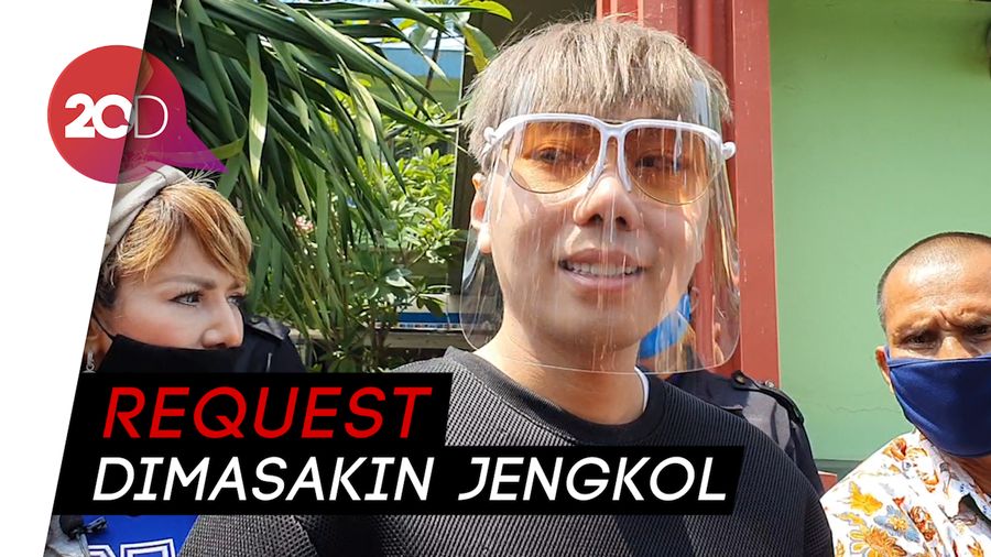 Pulang ke Rumah, Roy Kiyoshi Pengin Manja-manjaan Sama Orang Tua