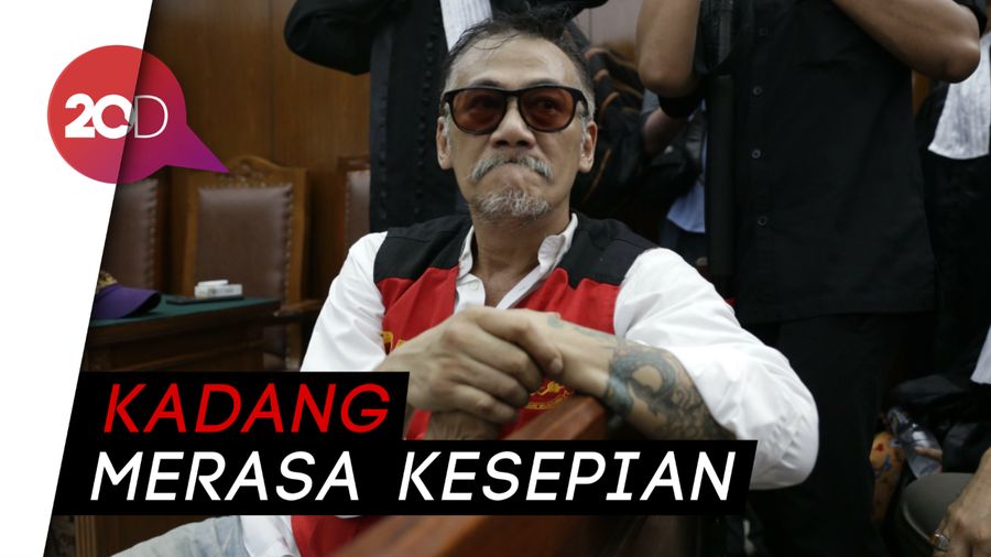 Tio Pakusadewo Rajin Ibadah dan Melukis di Penjara