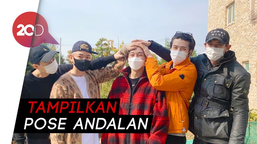 Potret Member EXO Lepas Chen Wajib Militer